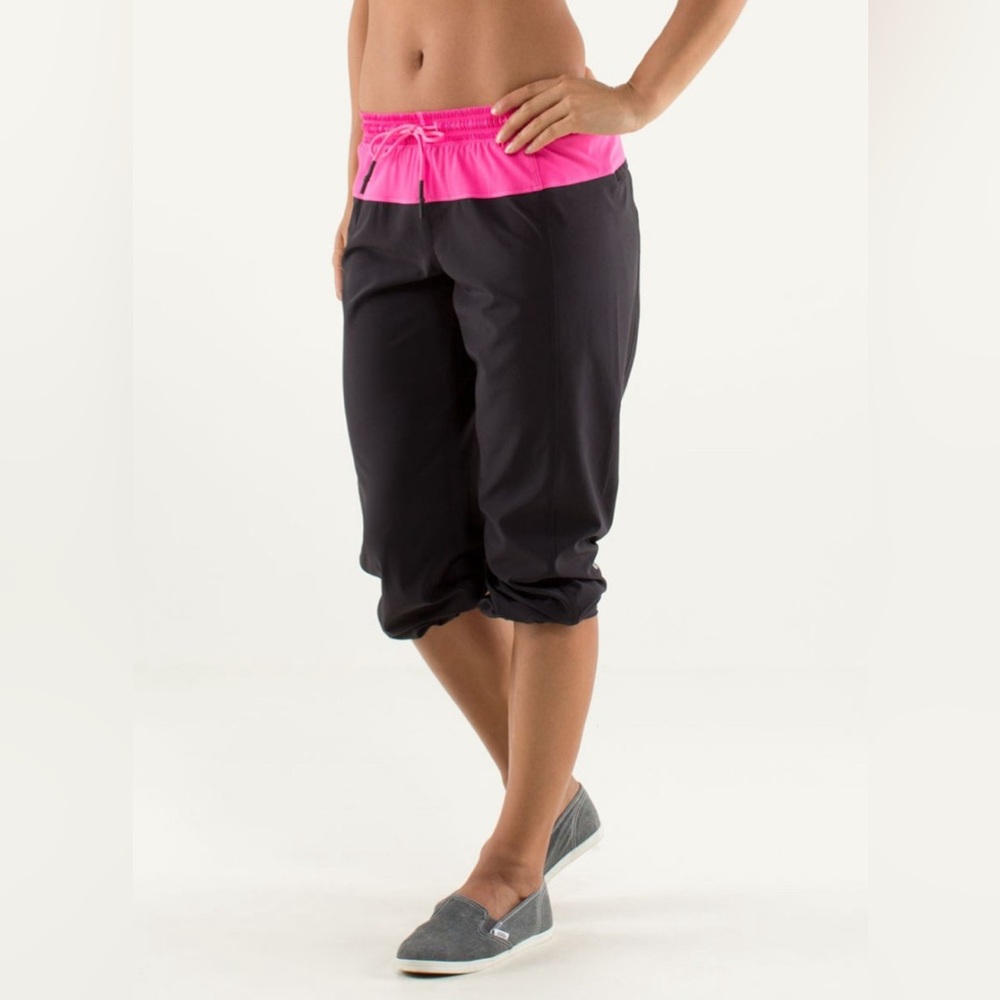 Lululemon🍋Step Lively Crop - Picture 3 of 10